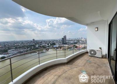 4-BR Condo at Supalai Casa Riva close to Thanon Tok