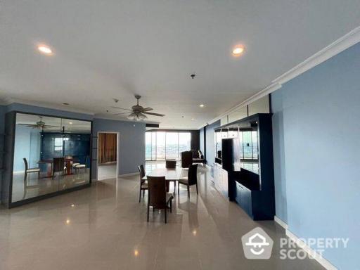 4-BR Condo at Supalai Casa Riva close to Thanon Tok