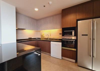 4 Bed Apartment For Rent in Phrom Phong