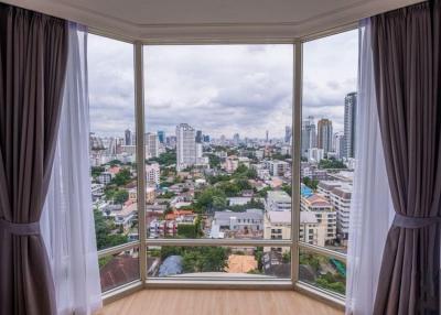 2 Bedroom For Rent in Royce Private Residence Asoke