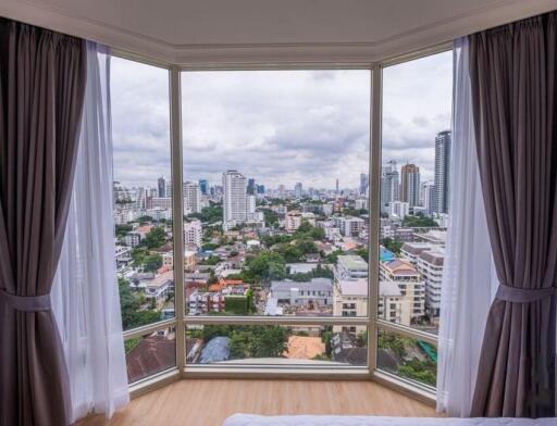 2 Bedroom For Rent in Royce Private Residence Asoke