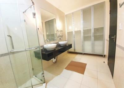 Baan Klang Krung Siam Pathumwan  3 Bedroom Condo For Rent