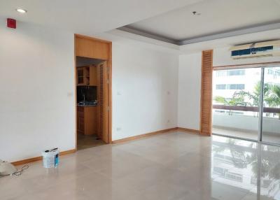 4 Bedroom Duplex Apartment For Rent in Sathorn