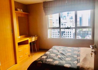 2 Bedroom For Rent in Urbana Langsuan