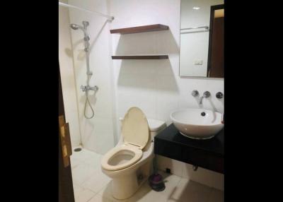 2 Bedroom For Rent in Urbana Langsuan