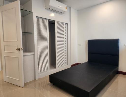 President Park  3 Bedroom Condo in Phrom Phong