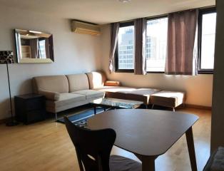 The Royal Place 1  1 Bedroom Condo For Rent in Ratchadamri