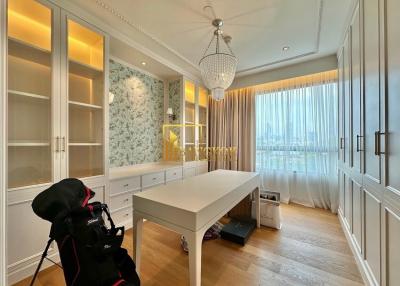 Supreme Legend  Luxurious 2 Bedroom Condo For Rent in Sathorn