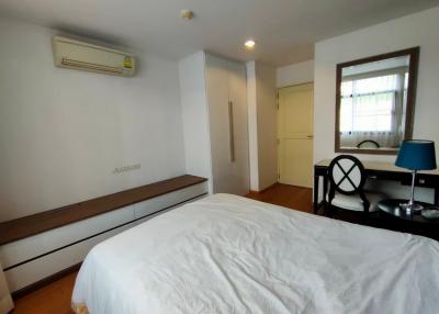 Pearl Residence  Nicely Decorated 2 Bedroom Property in Phrom Phong