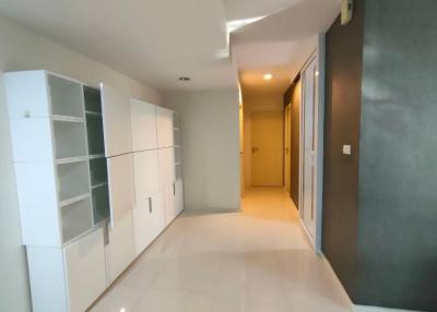 Pearl Residence  Nicely Decorated 2 Bedroom Property in Phrom Phong