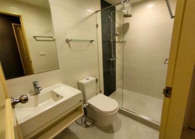 Pearl Residence  Nicely Decorated 2 Bedroom Property in Phrom Phong