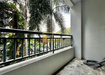 The Bangkok 61  Comfortable 2 Bedroom Property in Ekkamai Area