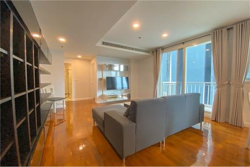 2 bed for rent BTS Ploenchit BTS asoke