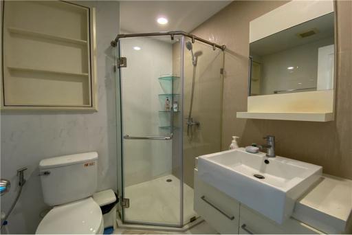 2 bed for rent BTS Ploenchit BTS asoke