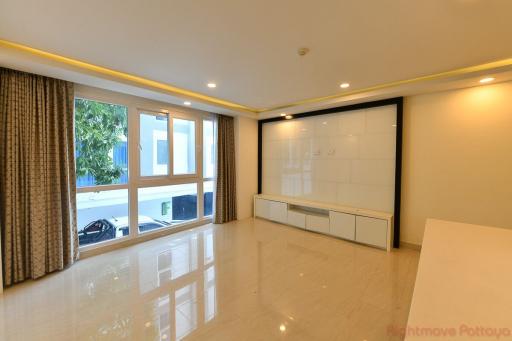 1 Bed Condo For Sale In Central Pattaya - Grand Avenue Residence