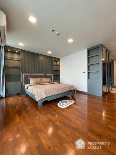 1-BR Condo at Baan Siri Silom near BTS Surasak