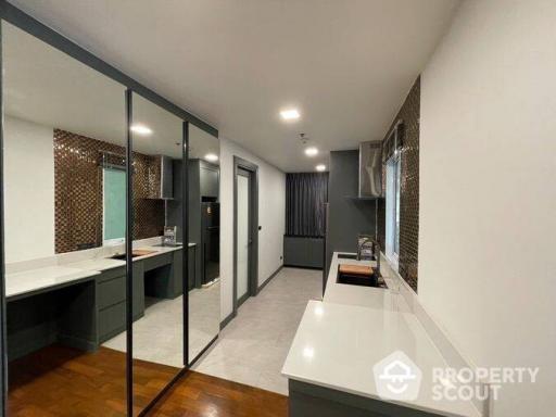 1-BR Condo at Baan Siri Silom near BTS Surasak