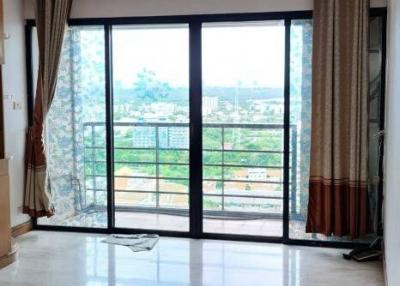 2-BR Condo at Sathorn Gardens near MRT Si Lom