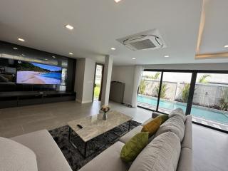 POOL VILLA 4BEDROOM  FOR RENT AT JOMTIEN