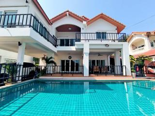 Pool Villa For sale near Jomtien Beach