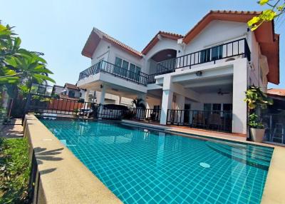 Pool Villa For sale near Jomtien Beach