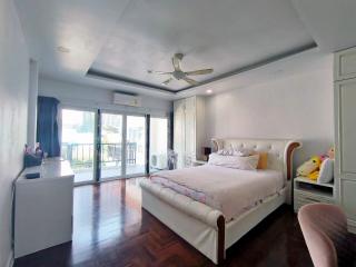 Pool Villa For sale near Jomtien Beach