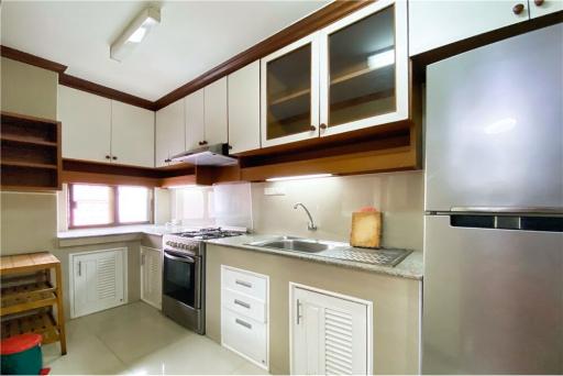 Pet-Friendly Paradise! 3 BR Apartment with Balcony in Sukhumvit Soi 8 - 920071001-12597
