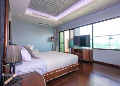 An extraordinary premium 2 bedroom duplex penthouse apartment to rent at The Shine