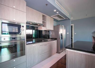 An extraordinary premium 2 bedroom duplex penthouse apartment to rent at The Shine