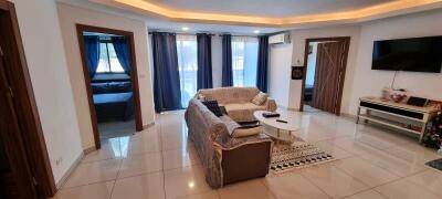 Spacious 2-bedroom condo in Jomtien