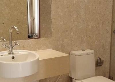 2-BR Condo at Viscaya Private Residences near MRT Phetchaburi (ID 511973)