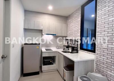 Condo at Life Asoke for rent