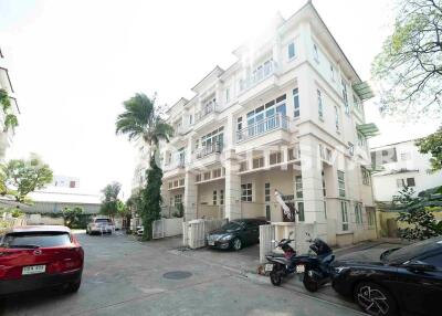 Townhouse at Hong Nakorn Sukhumvit for sale