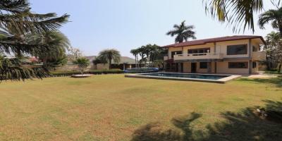 City center pool villa on large land for sale Hua Hin