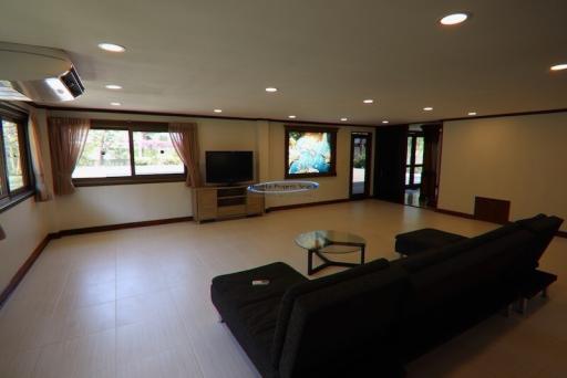 City center pool villa on large land for sale Hua Hin