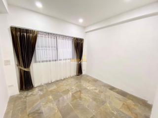 2 Bedrooms Villa / Single House East Pattaya H011640