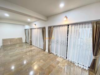 2 Bedrooms Villa / Single House East Pattaya H011640