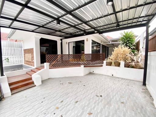 2 Bedrooms Villa / Single House East Pattaya H011640