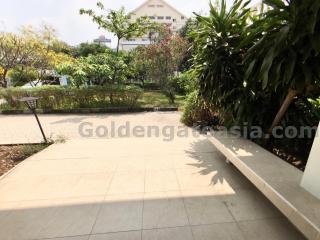 Single House with Garden - Sathorn-Naratiwas