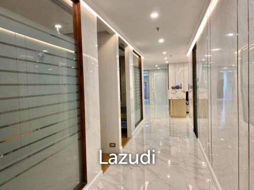 210 SQ.M Office for rent in Asoke area