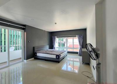 3 Bed Condo For Sale In Pratumnak - Little Norway Condominium