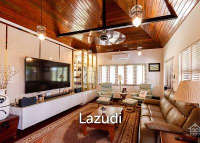 WHITE LOTUS 1 : Luxurious 2 Storey villa with 5 Bed near town