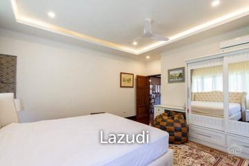 WHITE LOTUS 1 : Luxurious 2 Storey villa with 5 Bed near town