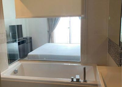 1-BR Condo at Rhythm Sukhumvit 44/1 near BTS Phra Khanong