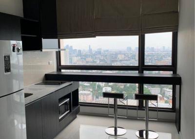 1-BR Condo at Rhythm Sukhumvit 44/1 near BTS Phra Khanong