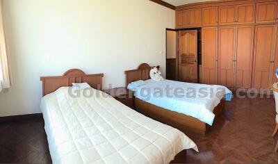 Spacious 3-Bedrooms with big terrace - Asoke