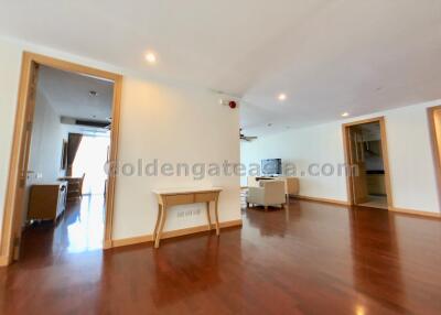 3-Bedrooms modern spacious apartment - Sukhumvit Asok BTS