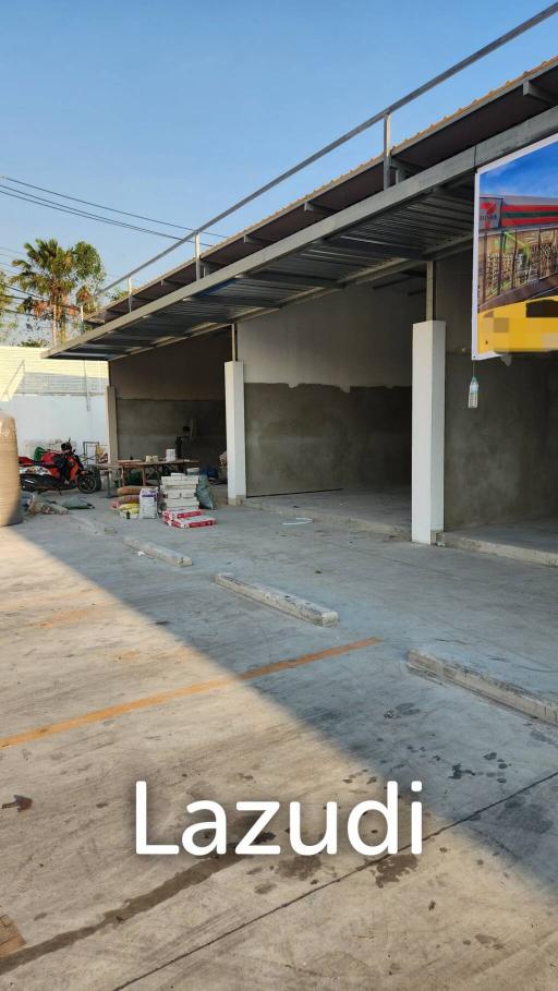 115SQM Retail Opportunity on Main Road Onnut ! 7-Eleven and Other busy Restaurants Around