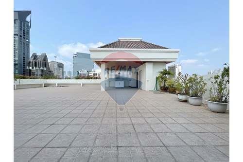 4 bed pet allowed private rooftop BTS phrompong