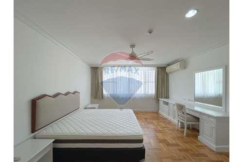 4 bed pet allowed private rooftop BTS phrompong